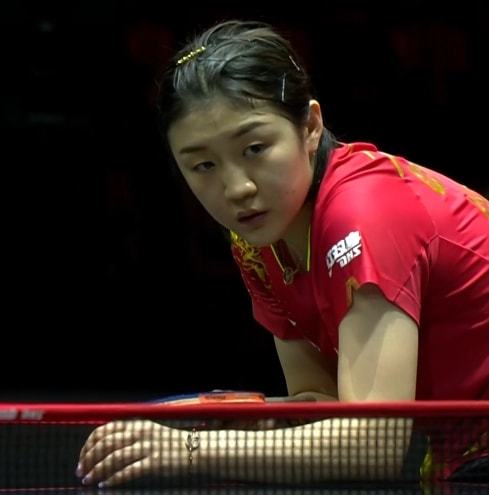 一个踢出的 一个踢出的